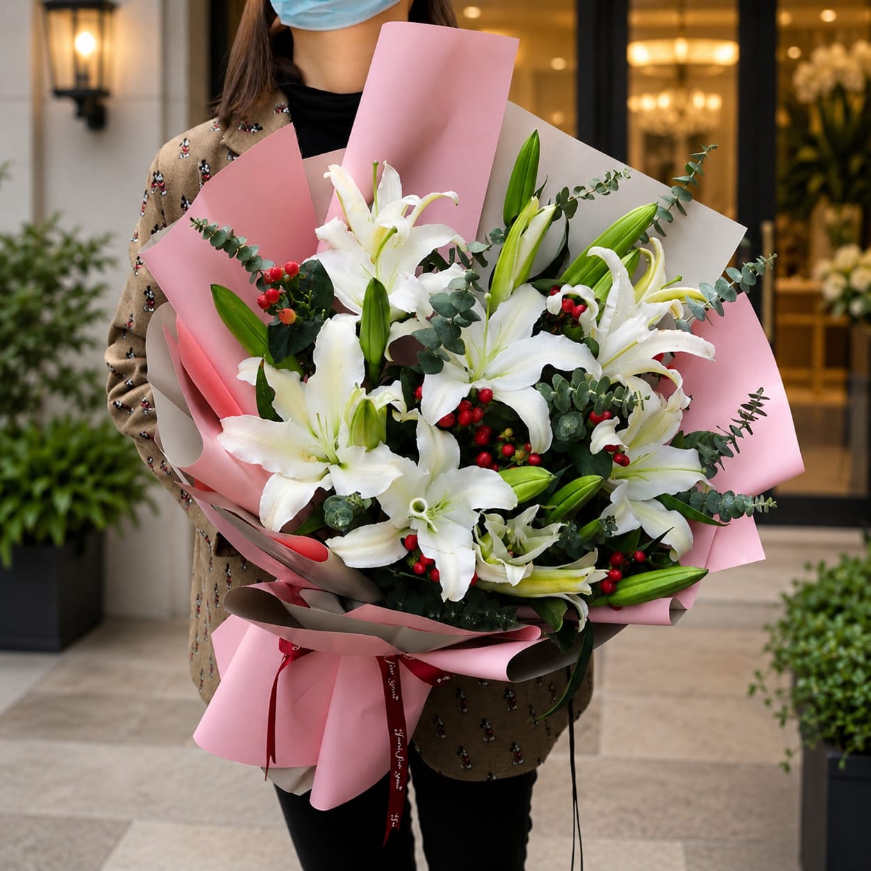 PURE GRACE & SOPHISTICATION | White Lilies Bouquets